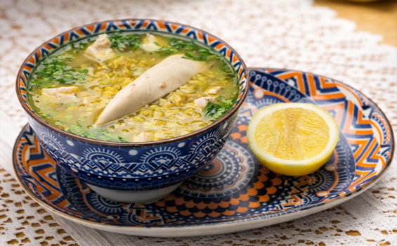 شوربة فريكة مع الدجاج